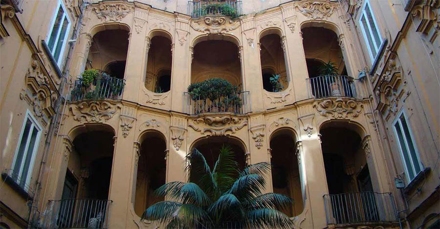 palazzo costantino napoli