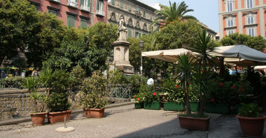 Piazza Bellini - Napoli