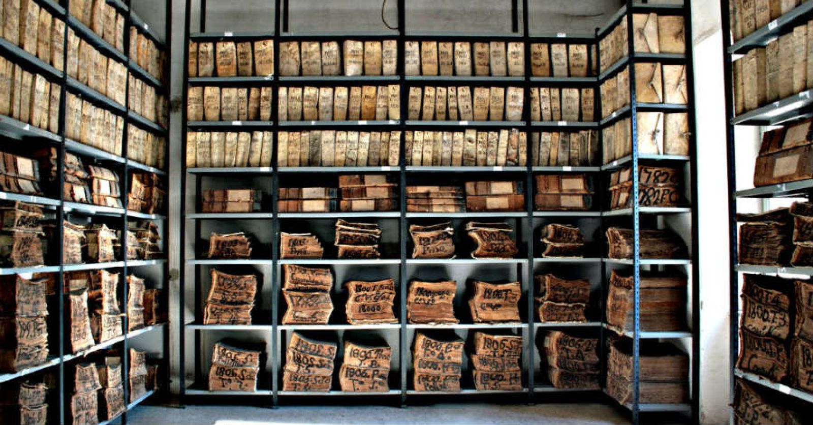 Archivio storico banco di napoli scaffali