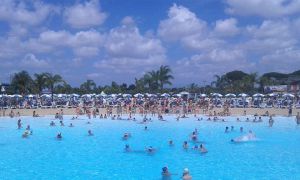 gloria village