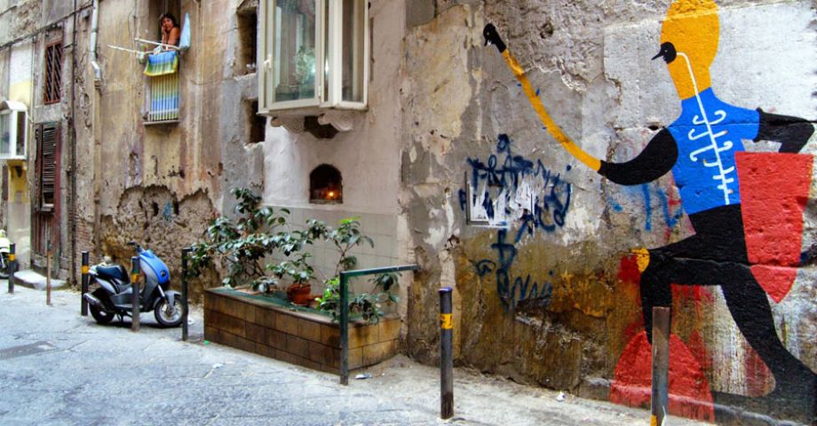 quartieri spagnoli graffiti murales