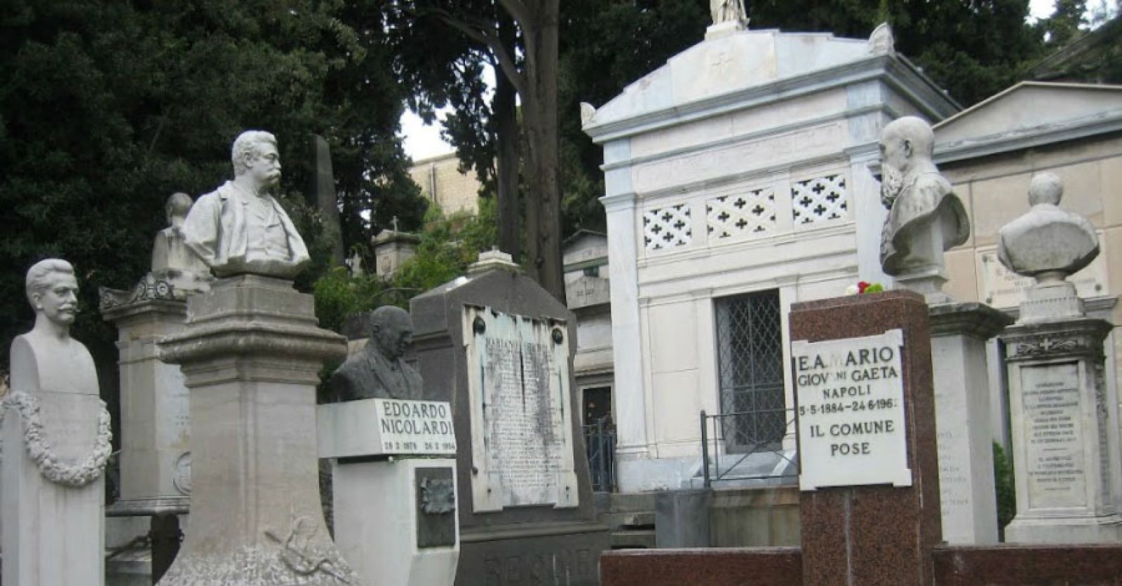 Cimitero di Poggioreale - Recinto degli Uomini Illustri