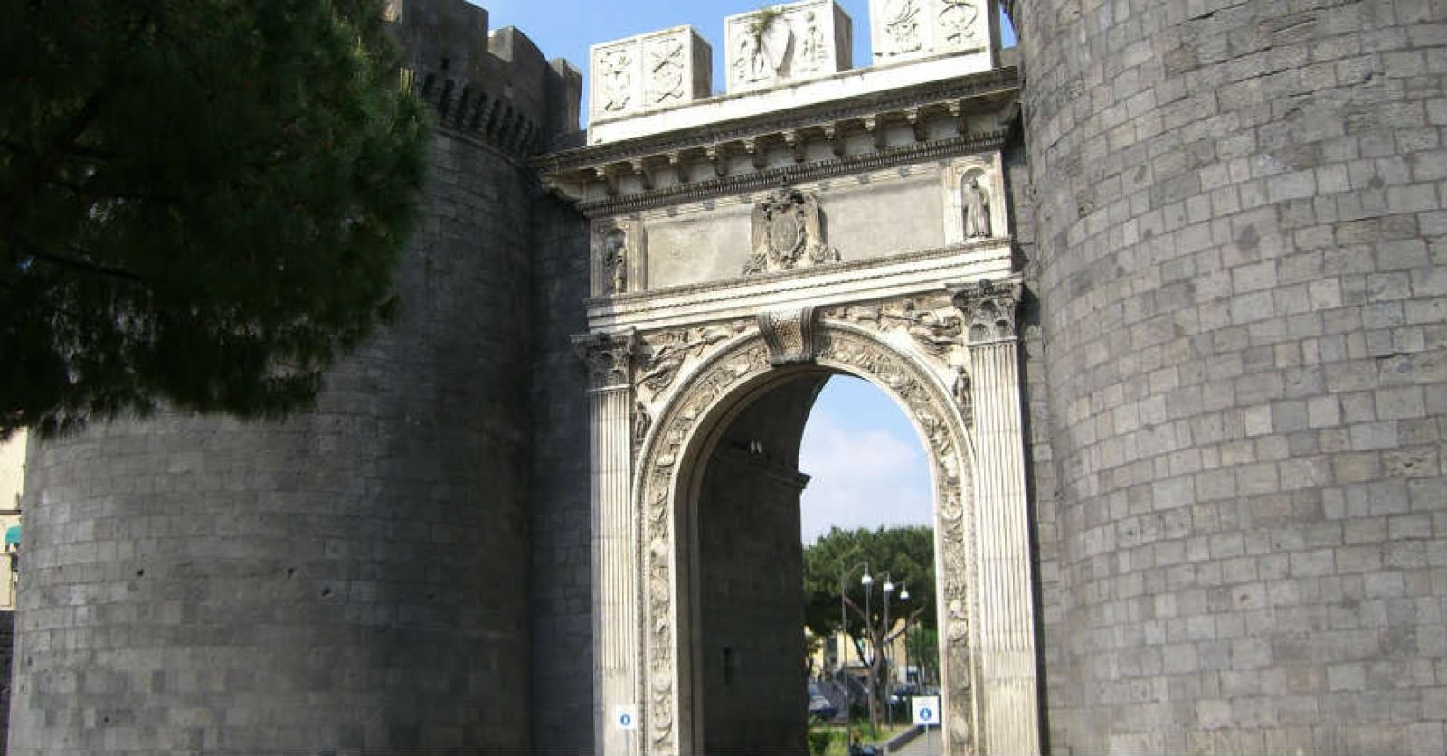 Porta Capuana